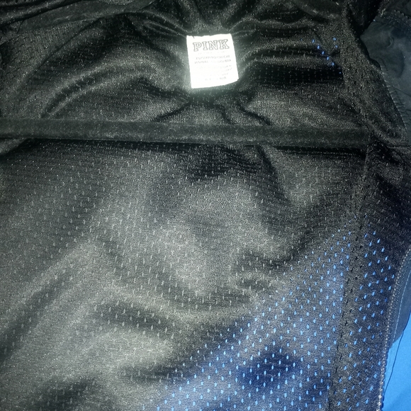 💙🖤 VS PINK - Picture 4 of 6